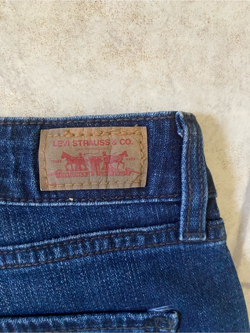 Women’s Dark Blue boot cut Leg Jeans
LEVI’S Curvy Cut 528 - Picture 6 of 6
